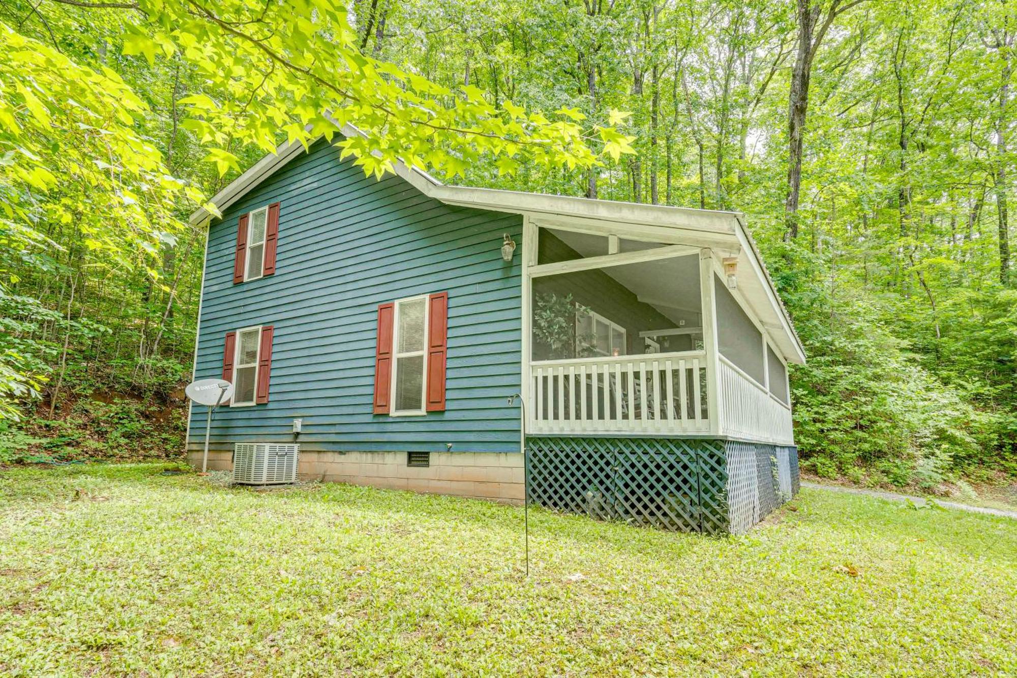 Secluded Cabin With Porch - 7 Miles To Lake Chatuge! Hayesville Exterior photo